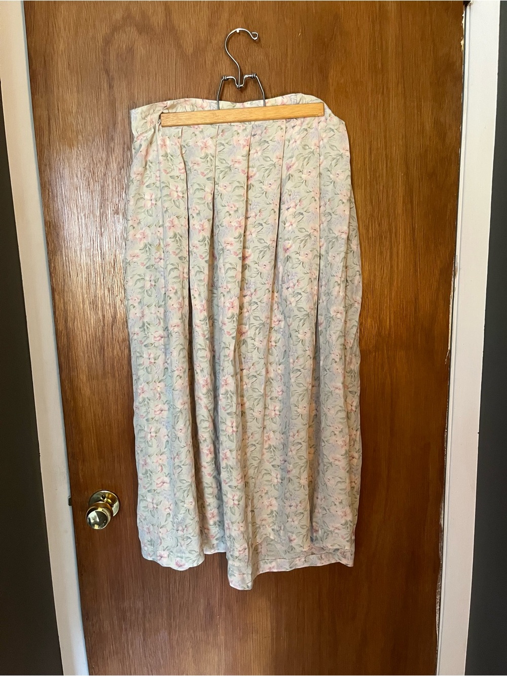 100% Silk Liz Claiborne Pastel Floral Pleated Midi Skirt - Picture 2 of 5